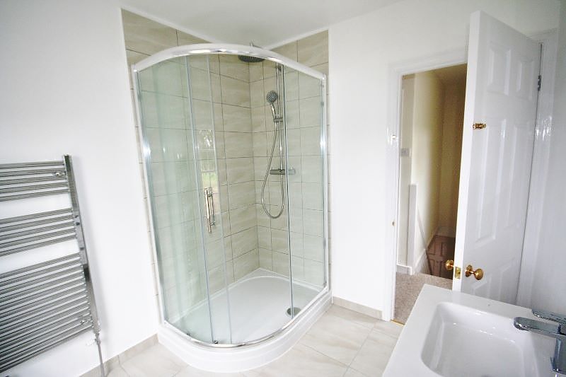 Property photo 3 of 8 Bathroom