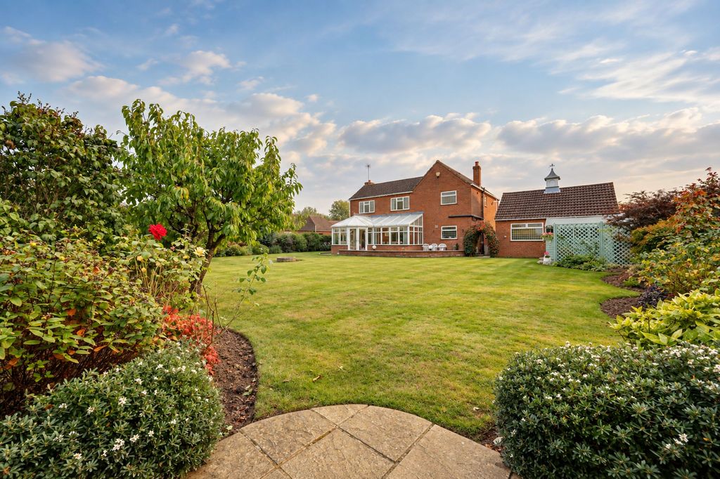 Property photo 2 of 44