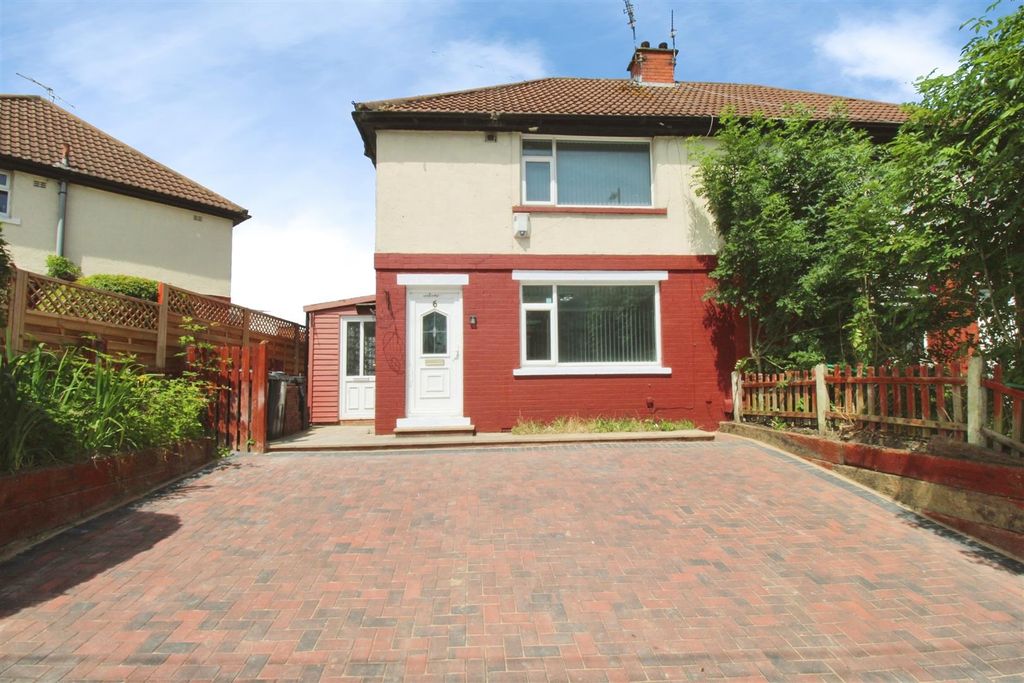 Property photo 1 of 16 Front External