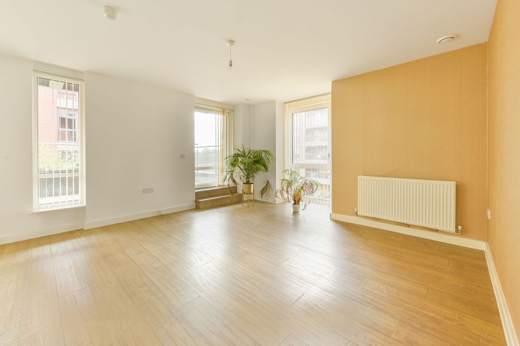 Property photo 2 of 11