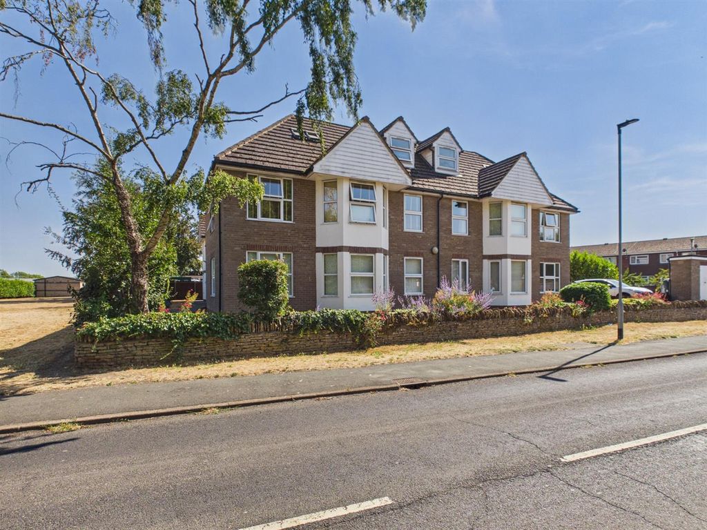 Property photo 1 of 11 Silver Birch Court, Wittering