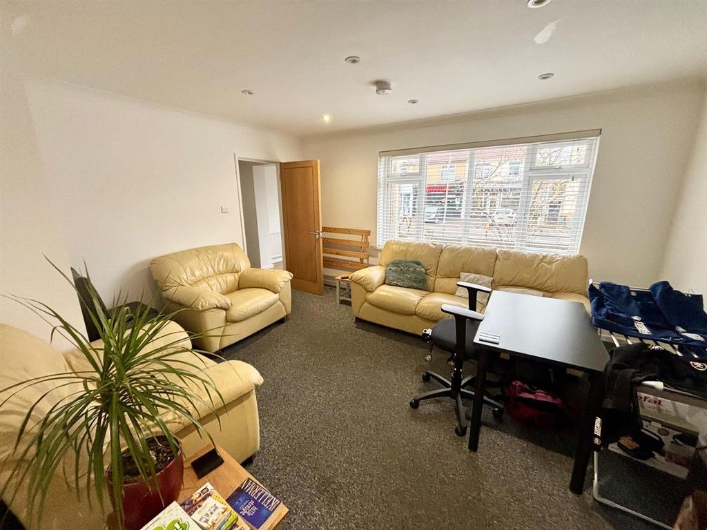 Property photo 3 of 21 B670c2Dd-A513-4Fe7-9c55-0F1F5Ac6ccc2.Jpg