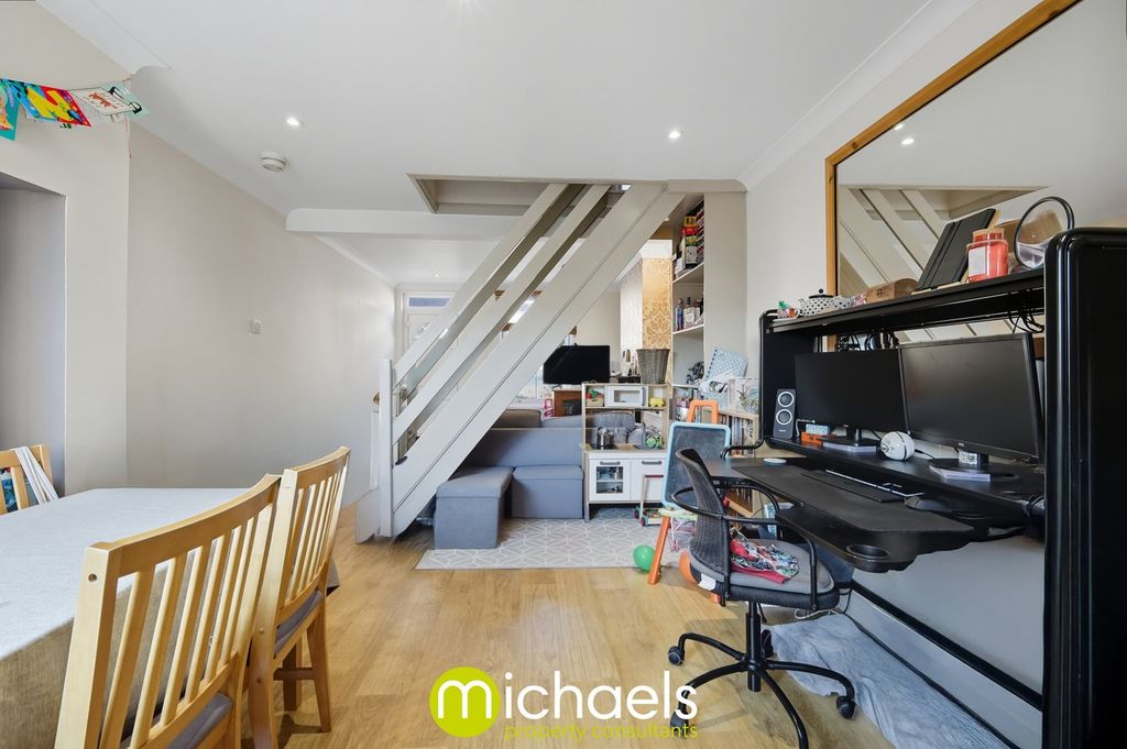 Property photo 3 of 14