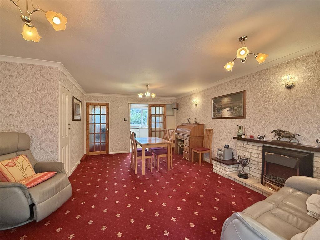 Property photo 2 of 24 Lounge Diner.Jpeg