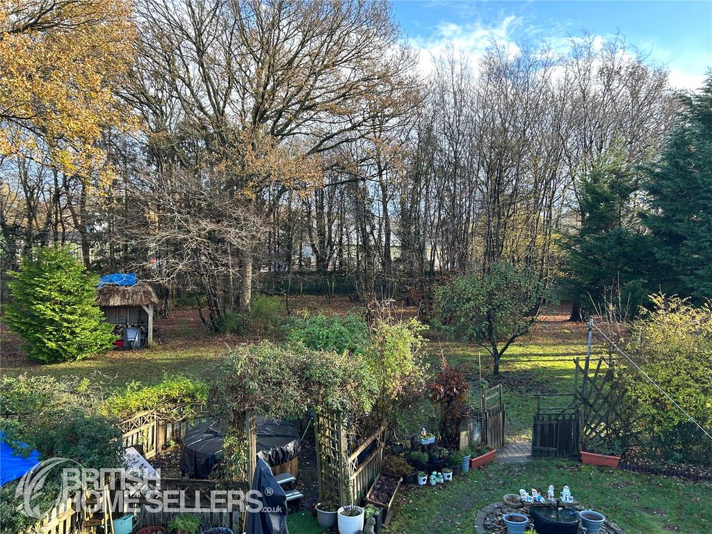 Property photo 2 of 27 Picture No. 40