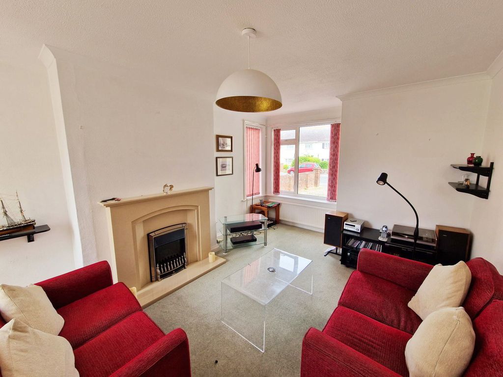 Property photo 2 of 9