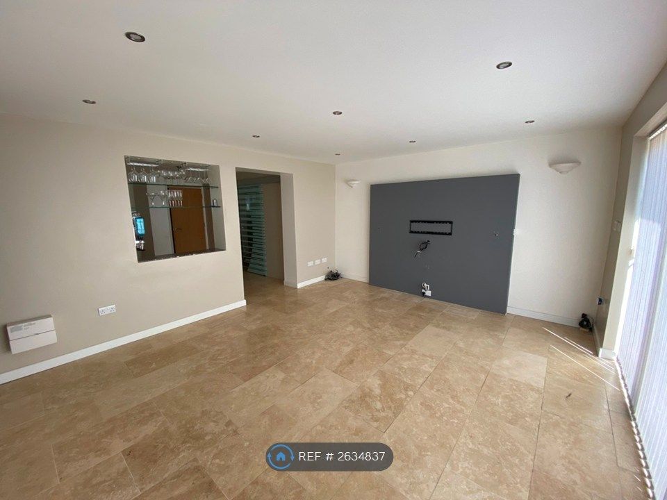 Property photo 3 of 16 Second Lounge