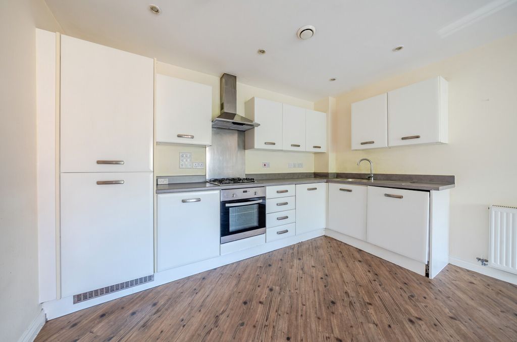 Property photo 3 of 13 1494072-4-6A550Bc...