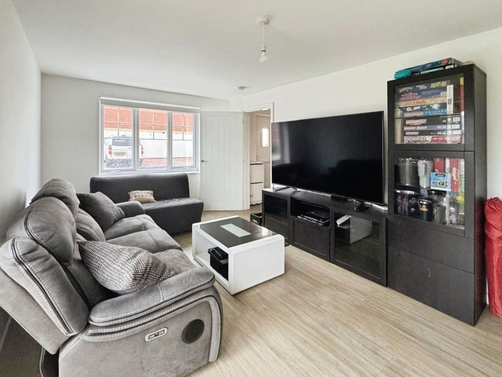 Property photo 2 of 23 Pbox-Img.Jpeg