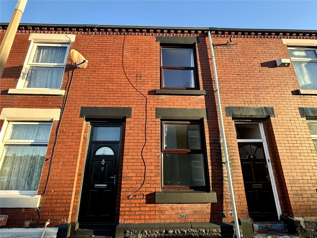 Property photo 1 of 15 Front External