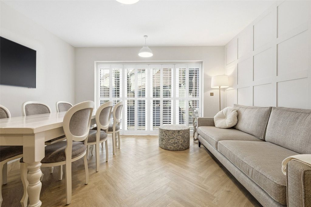 Property photo 3 of 21 Kitchen/Dining Room