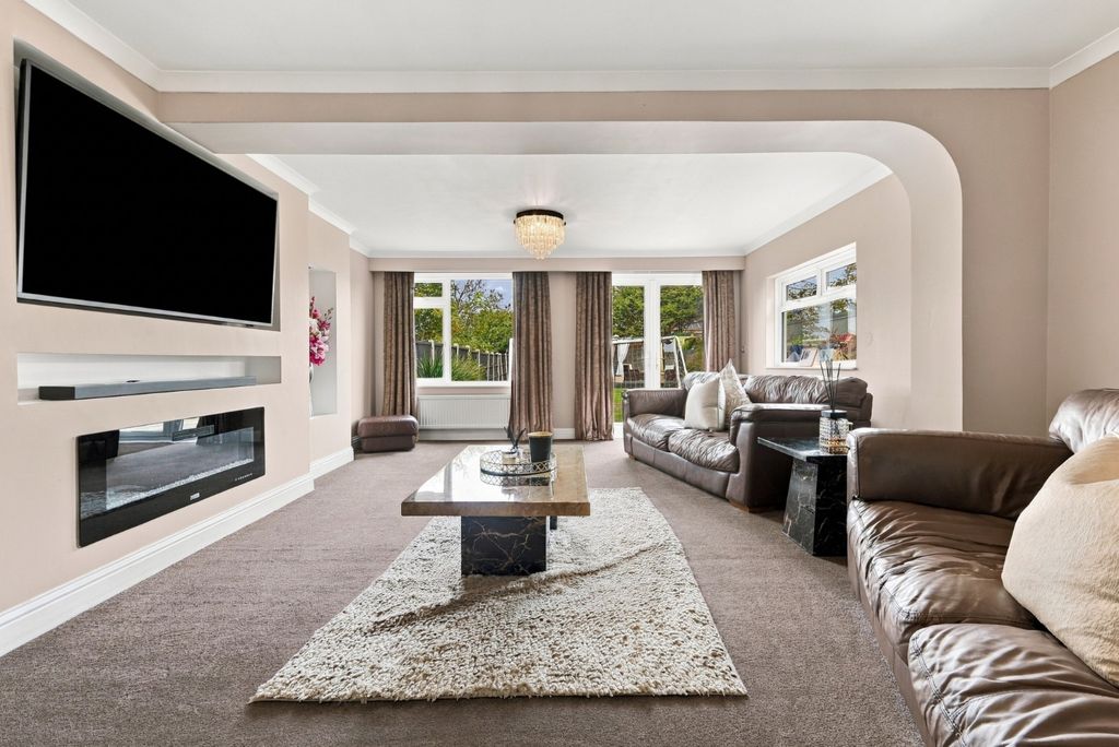 Property photo 3 of 31 5517975