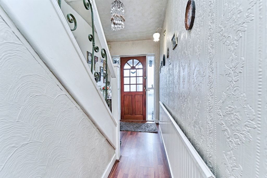 Property photo 3 of 21