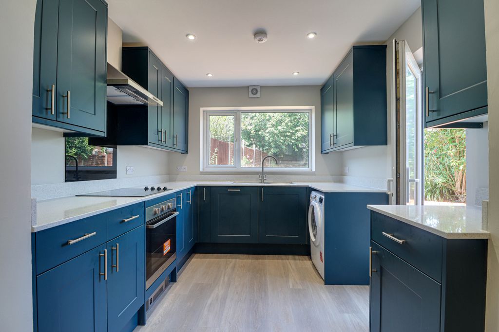 Property photo 3 of 15 Kitchen