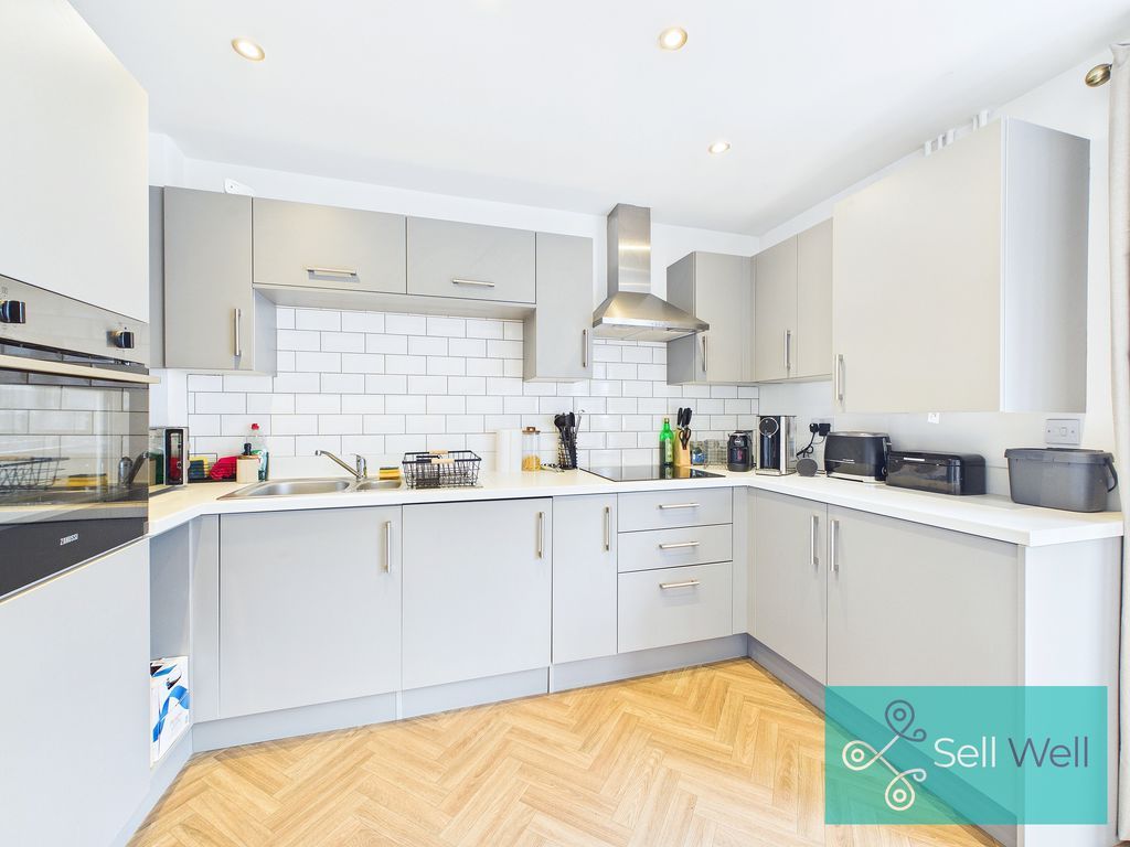 Property photo 2 of 15 Kitchen