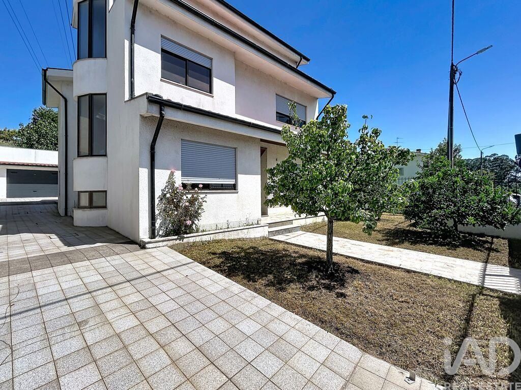 Property photo 3 of 39