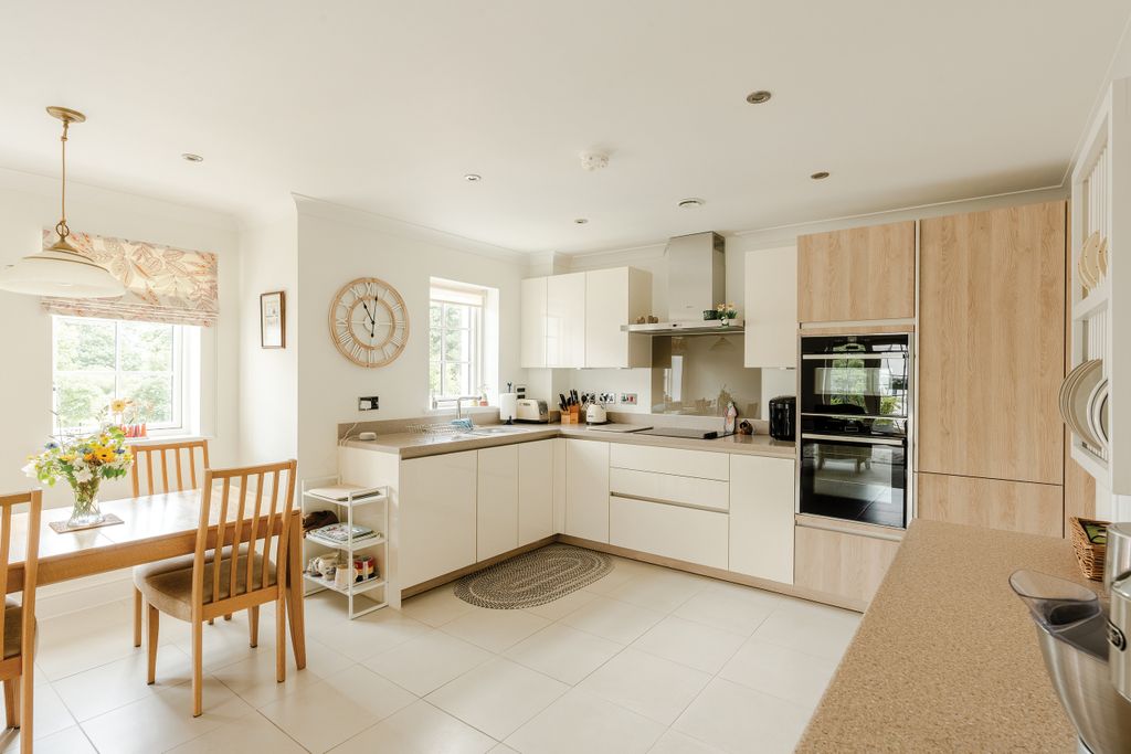 Additional image 7 of 2 bed flat for saleLyons Mews, 22 Redwood Drive, Bristol BS8