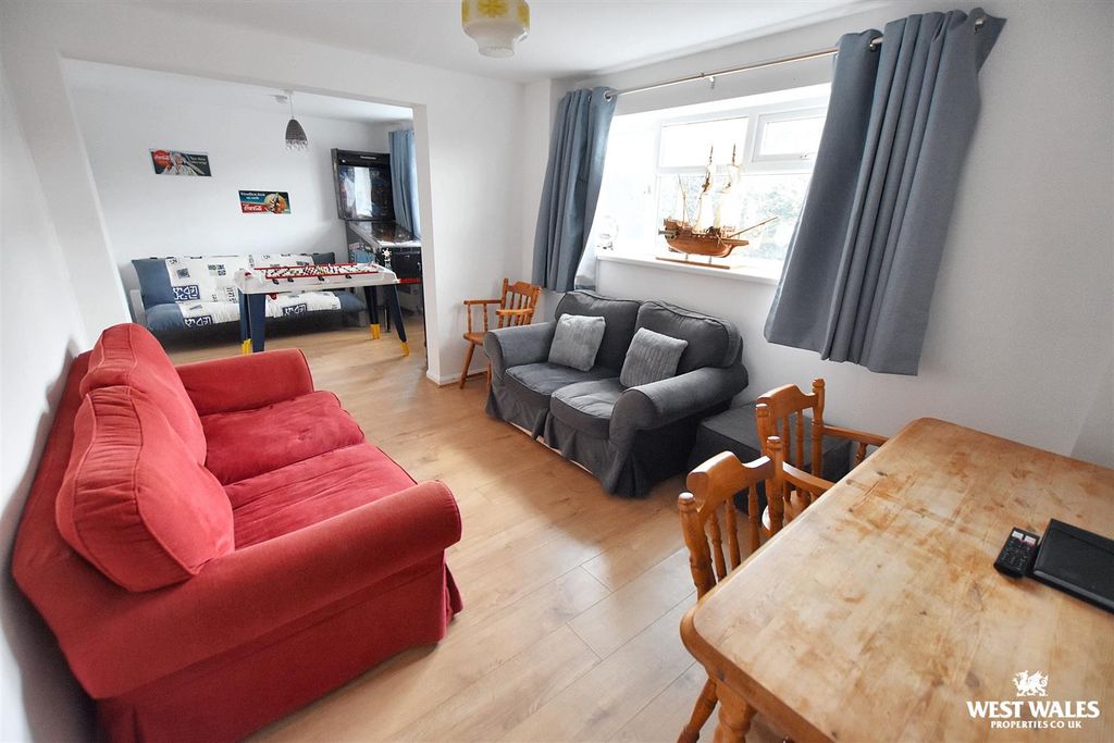 Property photo 2 of 22 4 (44).Jpg