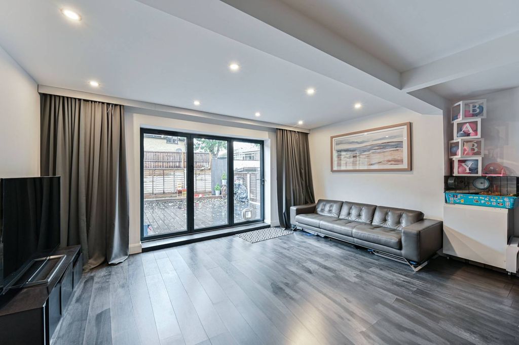 Property photo 1 of 16