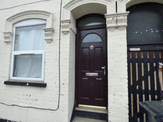 Property photo 1 of 8 Smart Flat By Luton Station