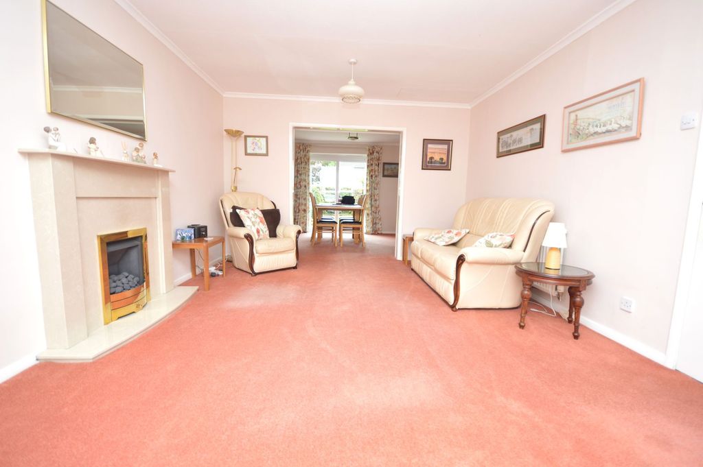 Property photo 2 of 33