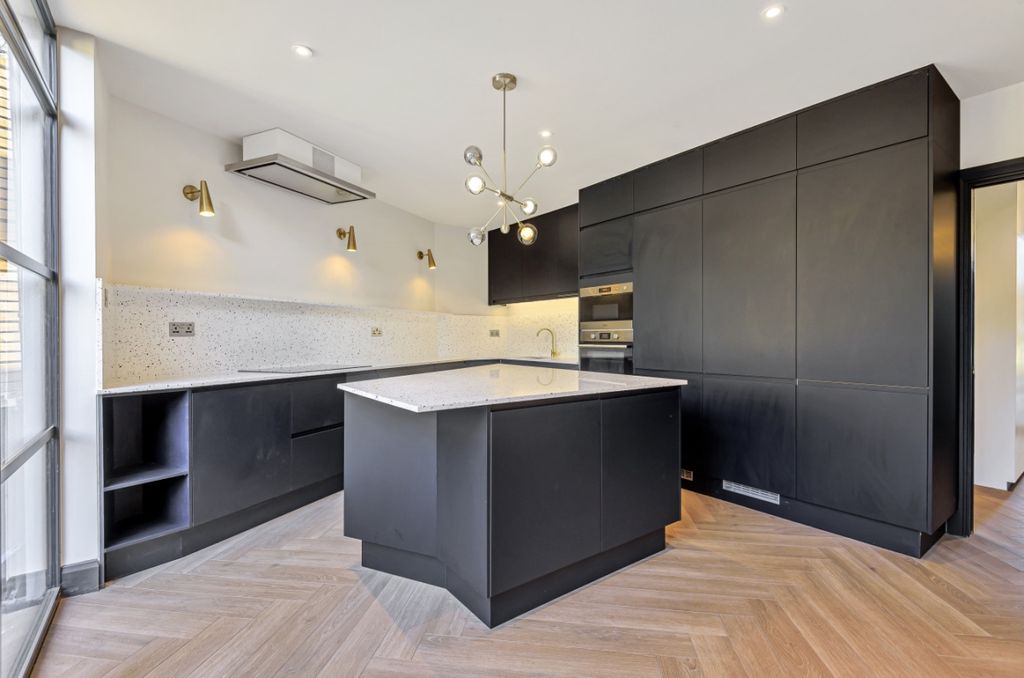 Property photo 2 of 24 826034 (14)c