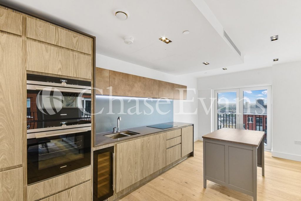 Property photo 2 of 12 Kitchen