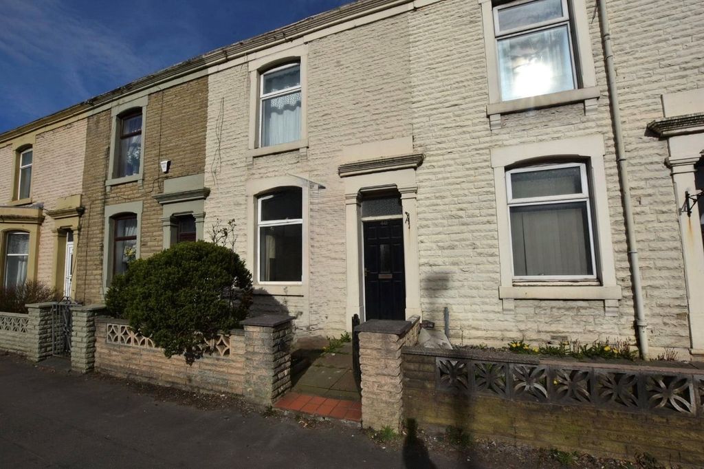 Property photo 1 of 10 External