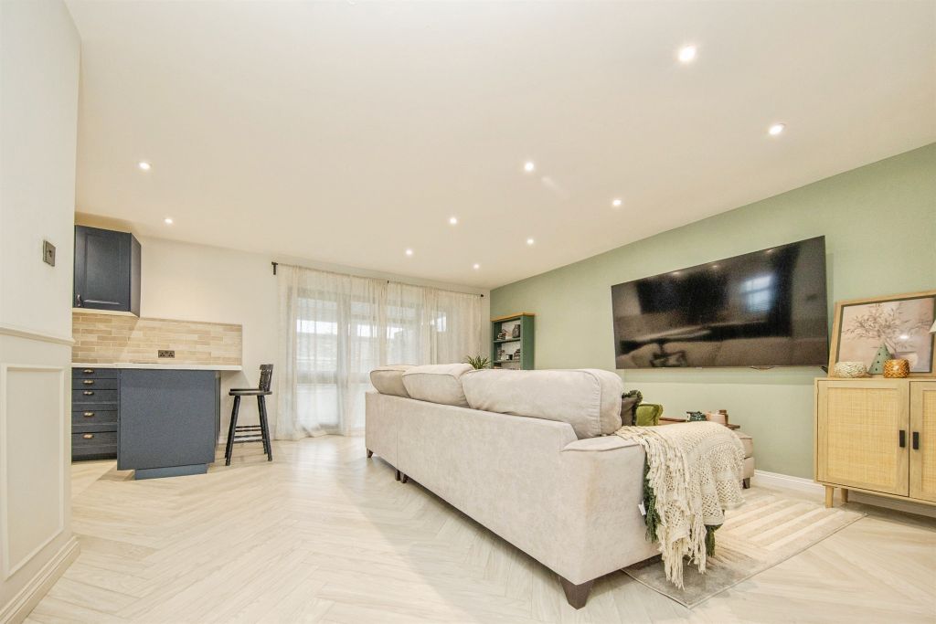 Property photo 2 of 21