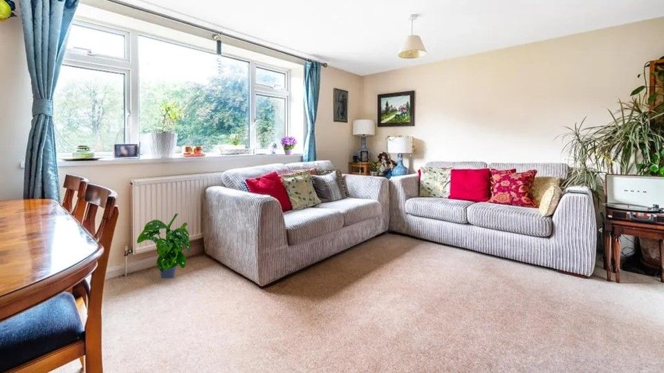 Property photo 1 of 12