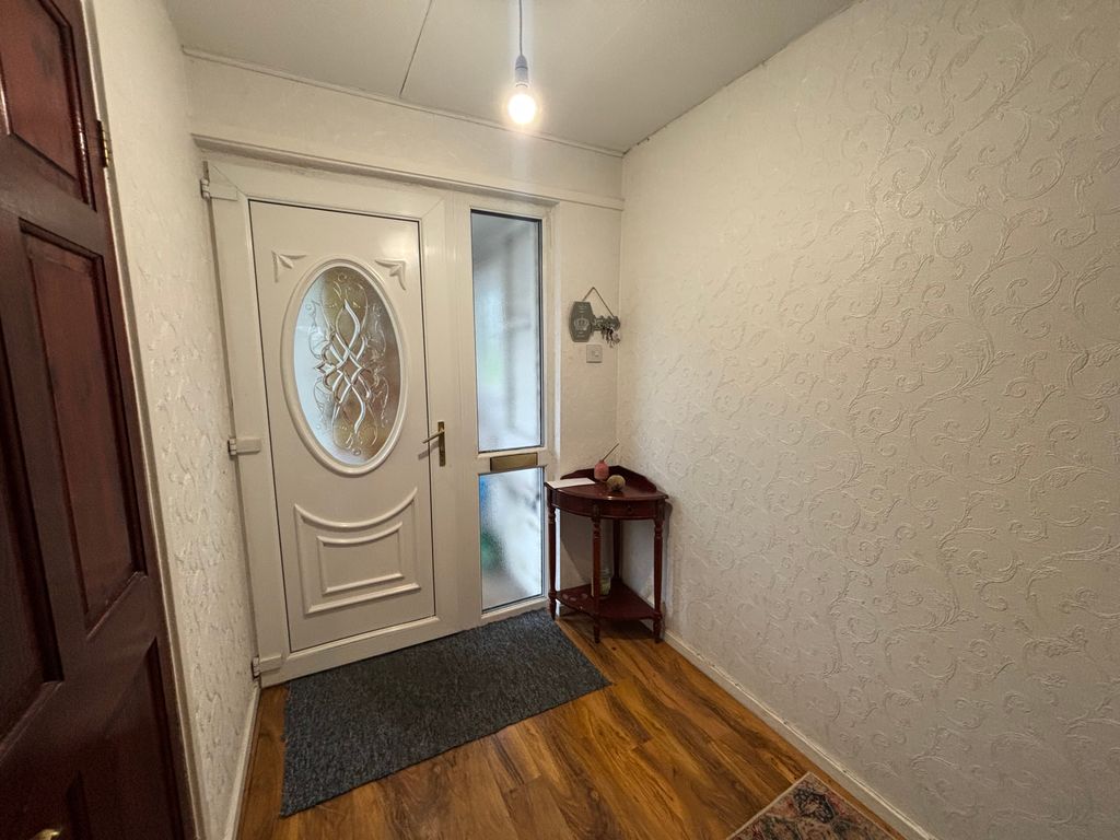 Property photo 2 of 15 Hallway