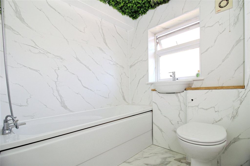 Property photo 3 of 8 Picture No. 03