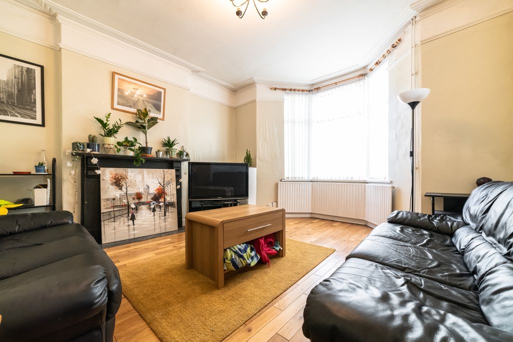 Property photo 3 of 18