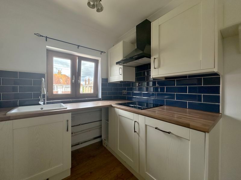 Property photo 3 of 9 Kitchen