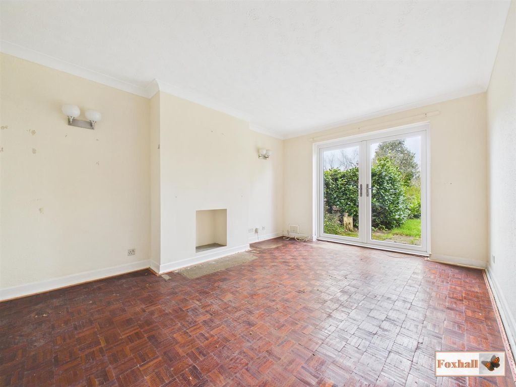 Property photo 2 of 19 Lounge