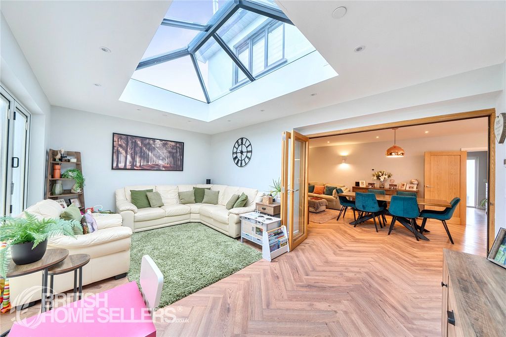 Property photo 3 of 19 Picture No. 05