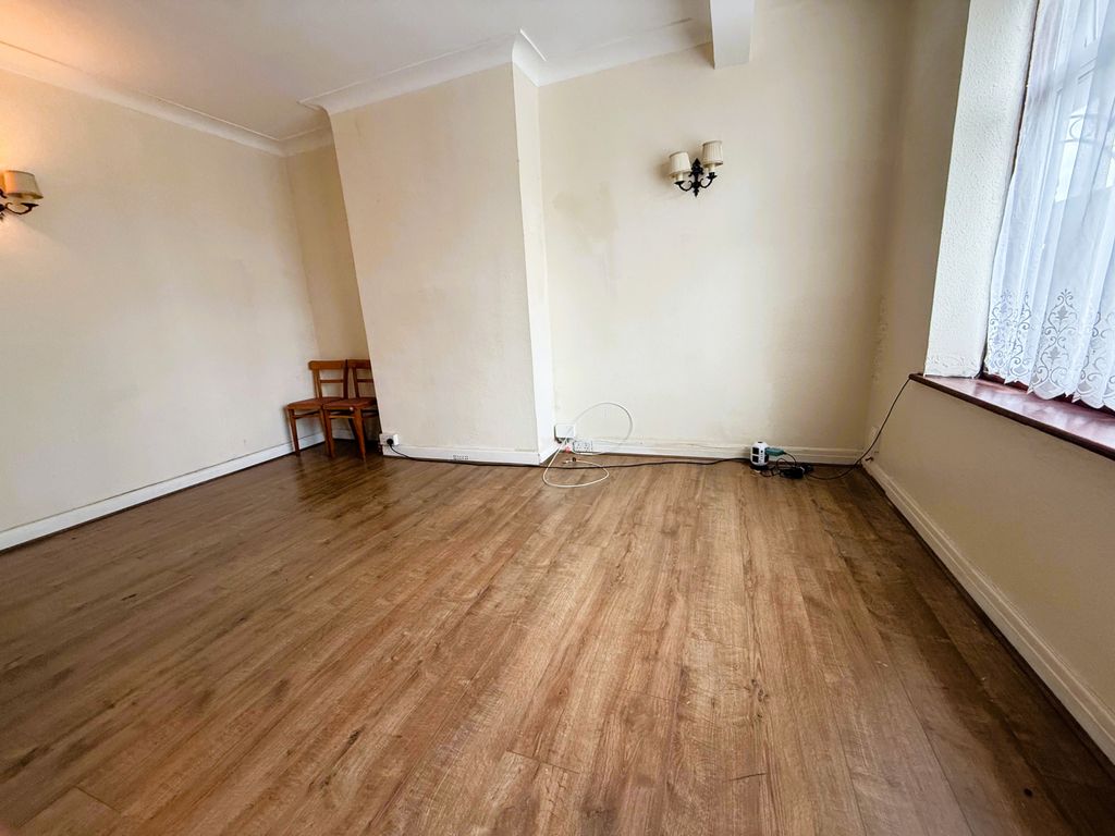 Property photo 3 of 13 12