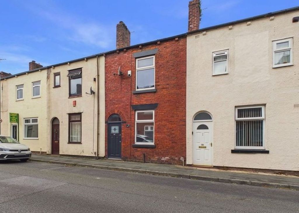 Property photo 1 of 18