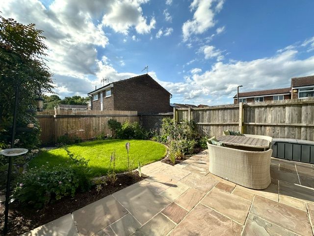 Property photo 1 of 8 Garden