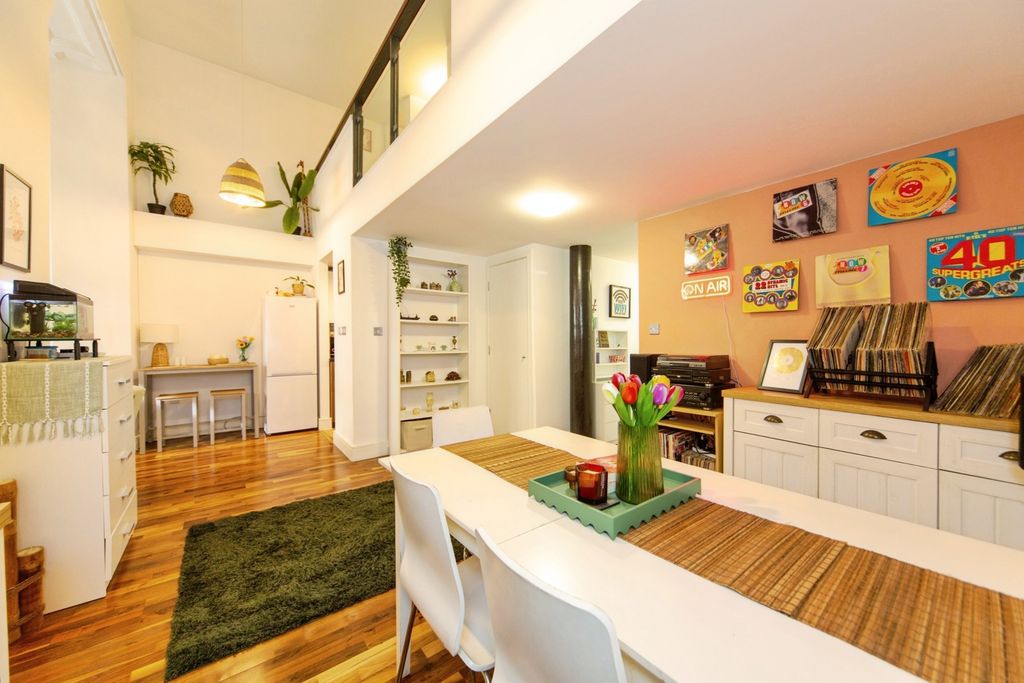 Property photo 2 of 22 Pbox-Img.Jpg