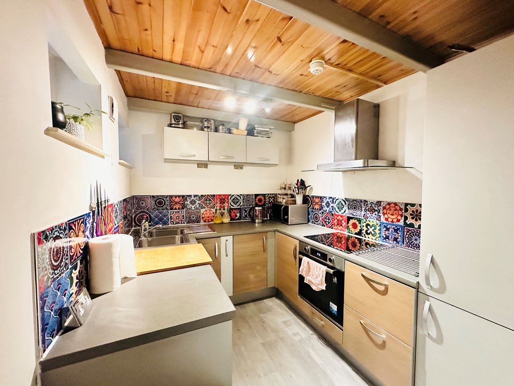 Property photo 2 of 9