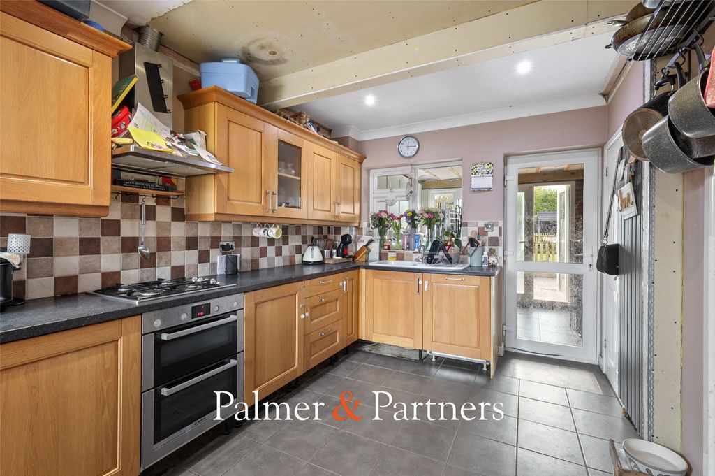 Property photo 2 of 18 Picture No. 12
