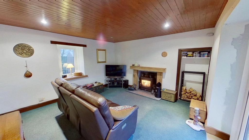 Property photo 3 of 28