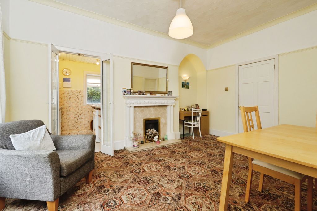 Property photo 3 of 15 Living Room