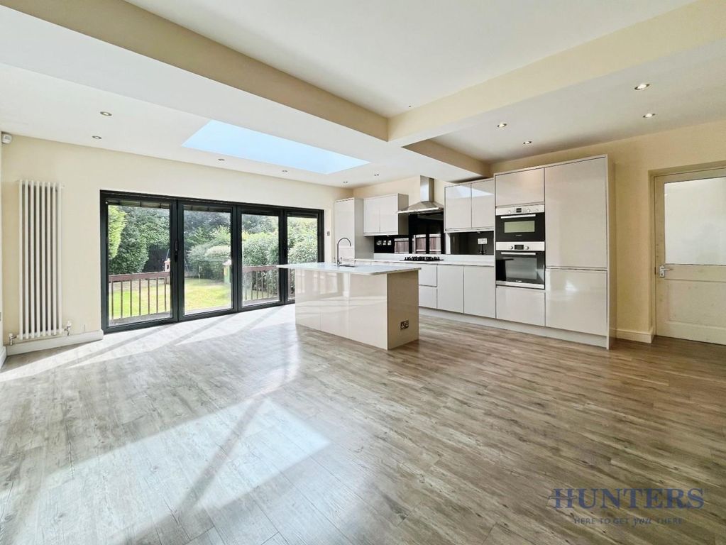 Property photo 2 of 11 Ec021A78-Kitchen.Jpeg
