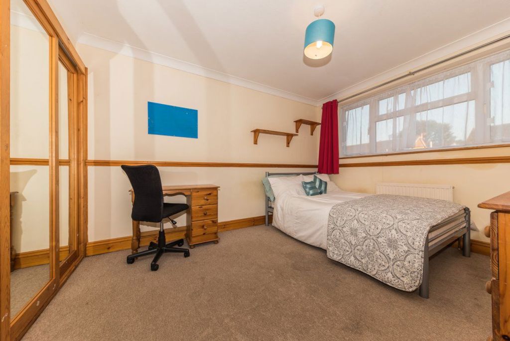 Property photo 1 of 28