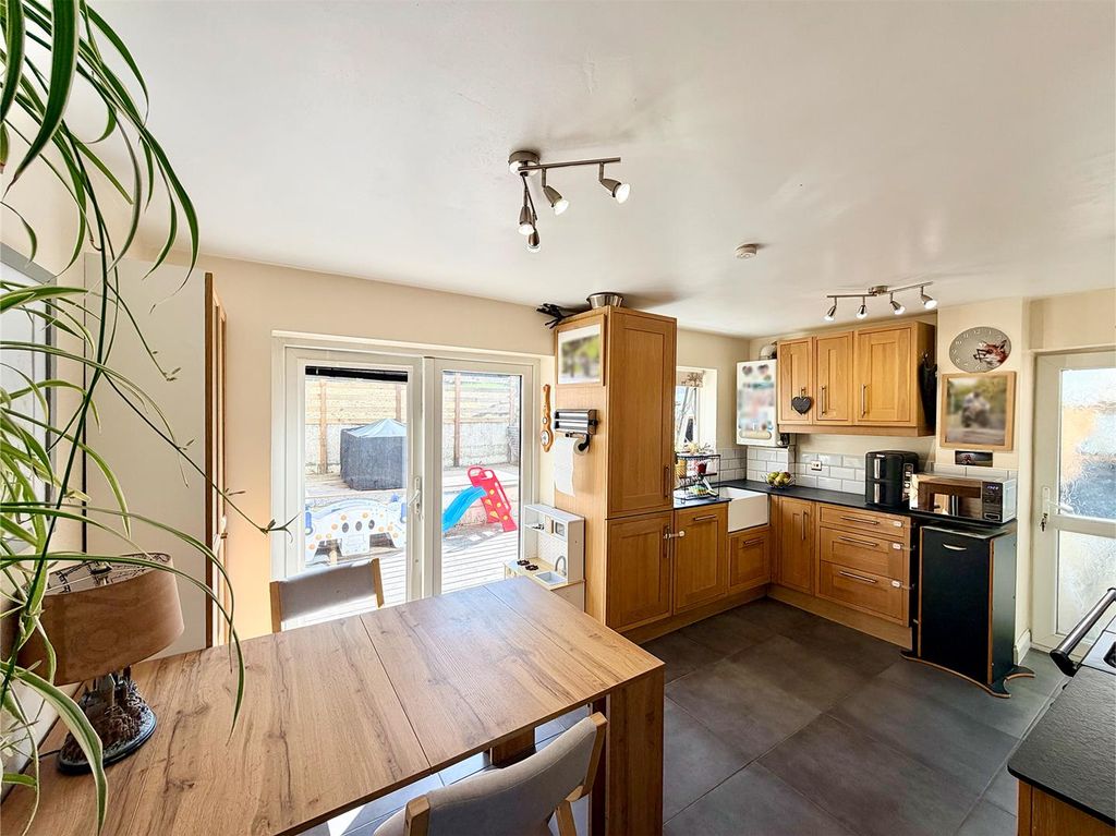 Property photo 2 of 17 5.Jpg