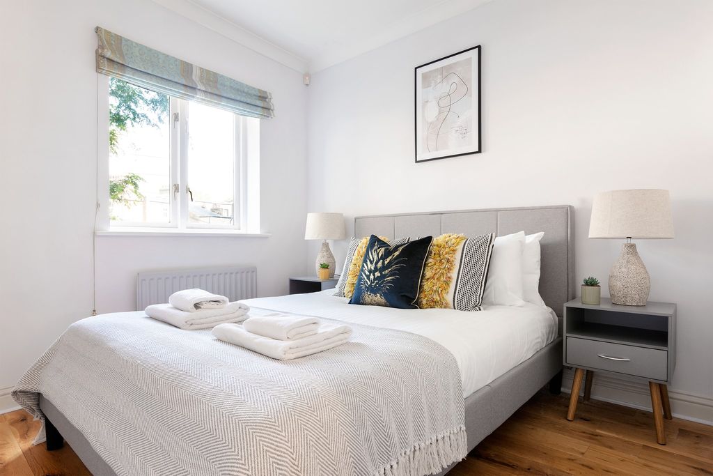 Property photo 3 of 16 Bedroom