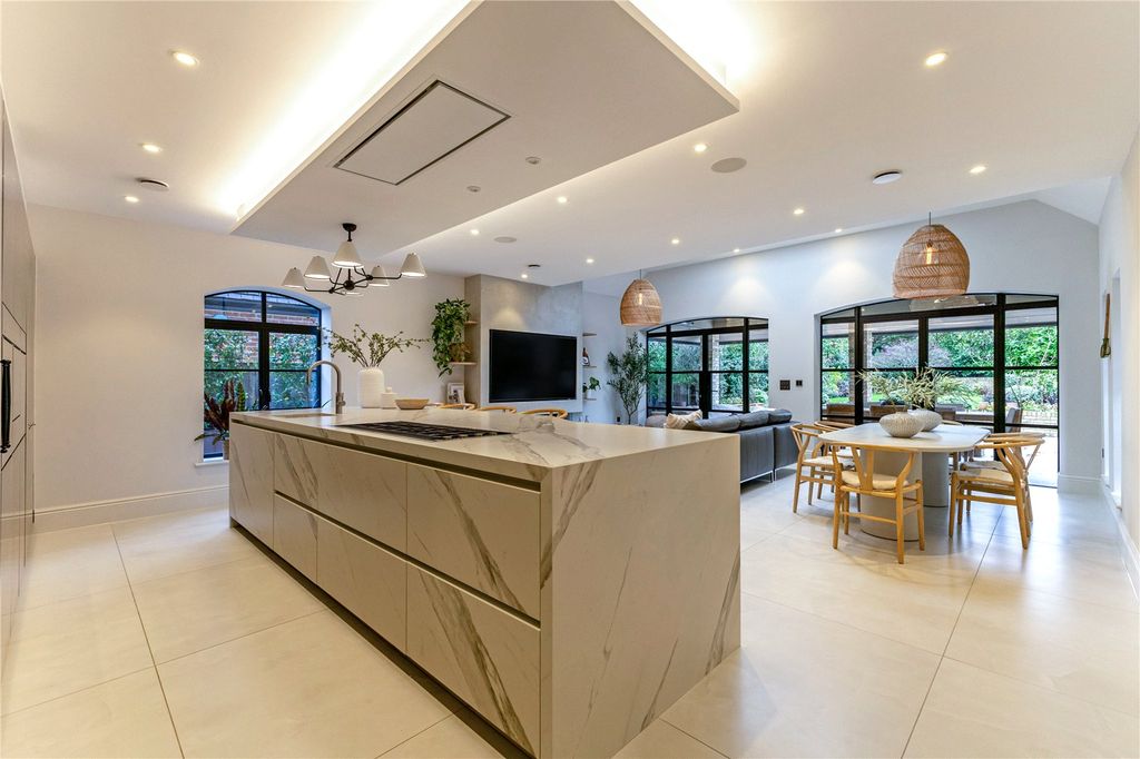 Property photo 2 of 27 Kitchen