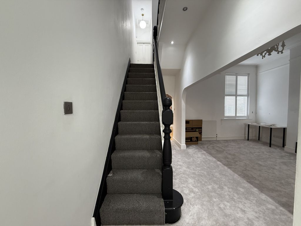 Property photo 1 of 25